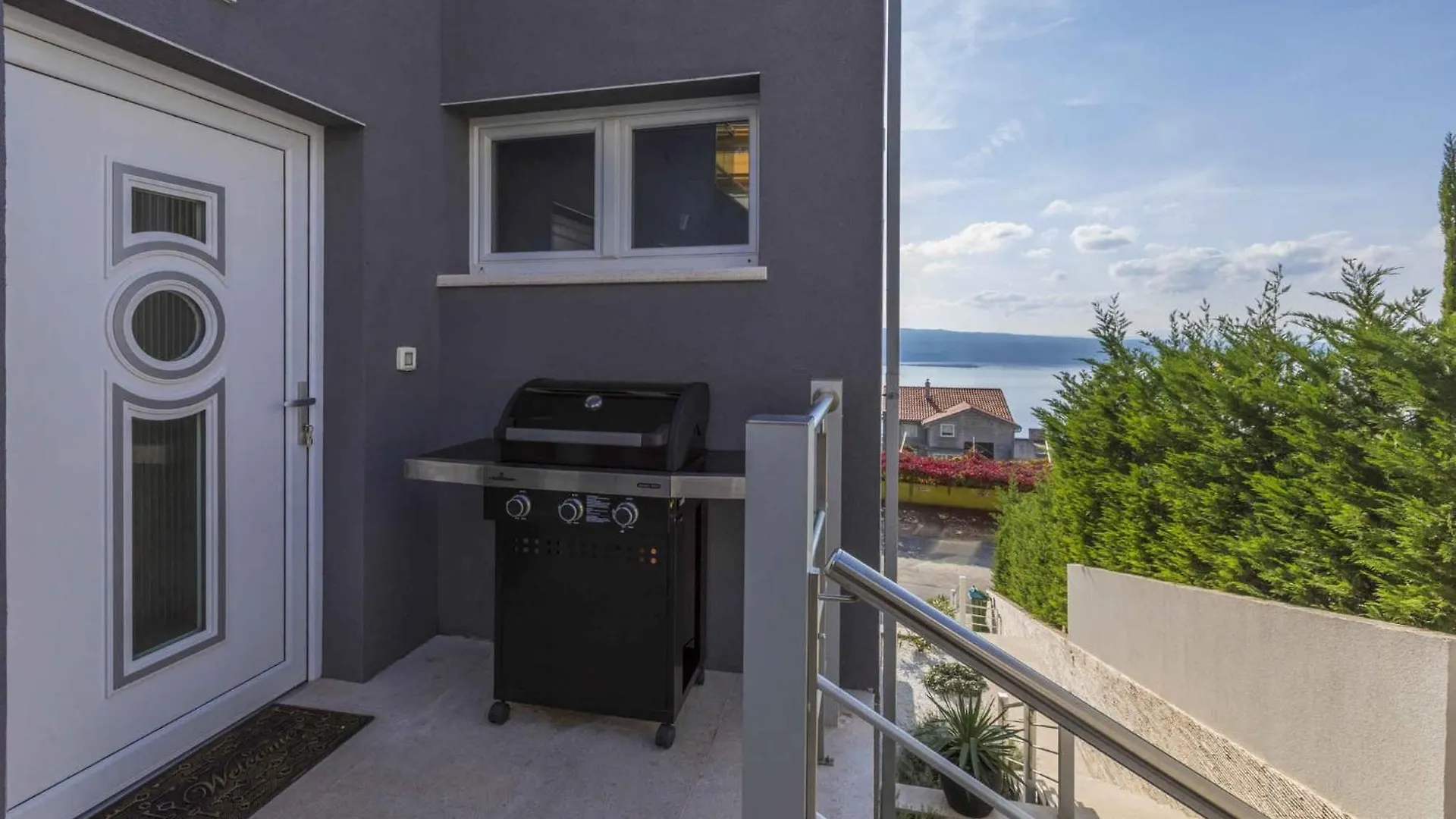 Apartments In Crikvenica 41674 0*,